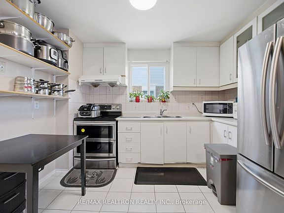 3rd image of 12 San Vito Dr