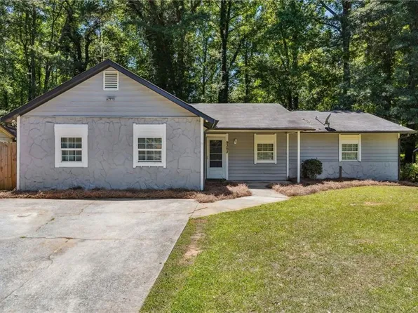 9363 Forest Knoll Dr, Jonesboro, GA 30238