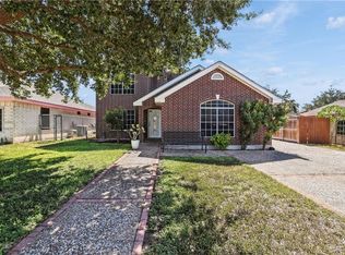 826 N 7th St, Alamo, TX 78516