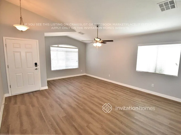 1834 S 106th Ave — Photo 3