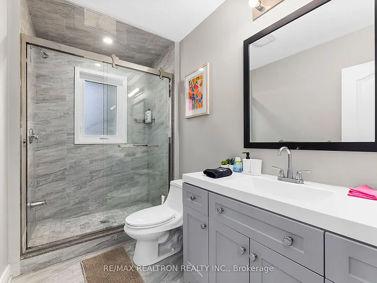 1141 Ritson Rd S — Photo 36
