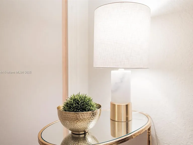 302 Balboa St — Photo 45