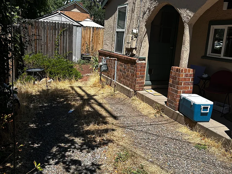 468 E 3rd Ave — Photo 1