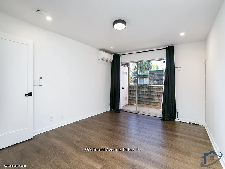 653 Forest Ave — Photo 9