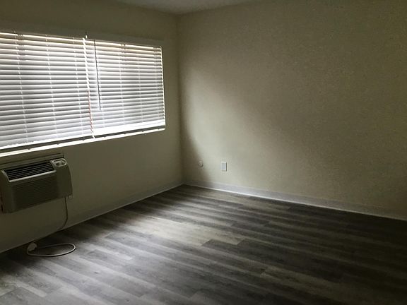 2nd image of 4601 63rd St APT 4