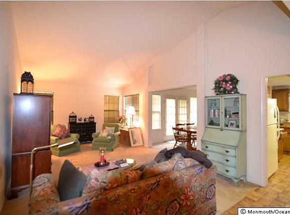 5th image of 1195 Thornbury Lane #B