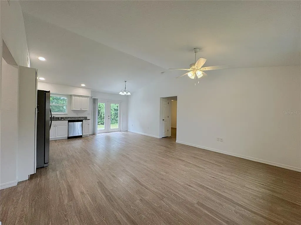 3 bed, 2.0 bath, 1140 sqft, $1,600 — Photo 4