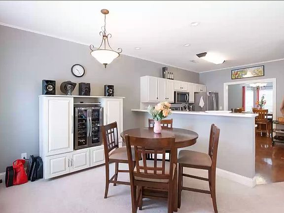 5th image of 219 Rowlette Cir