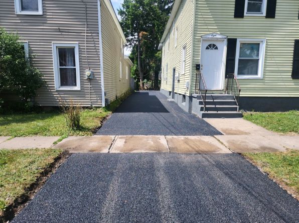 8 Westmoreland St #1