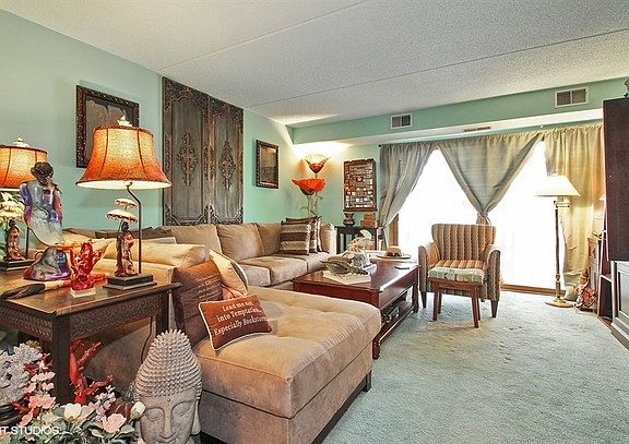 2nd image of 6455 W Belle Plaine Ave APT 305