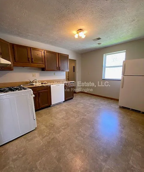 2011 Harris St #C — Photo 8