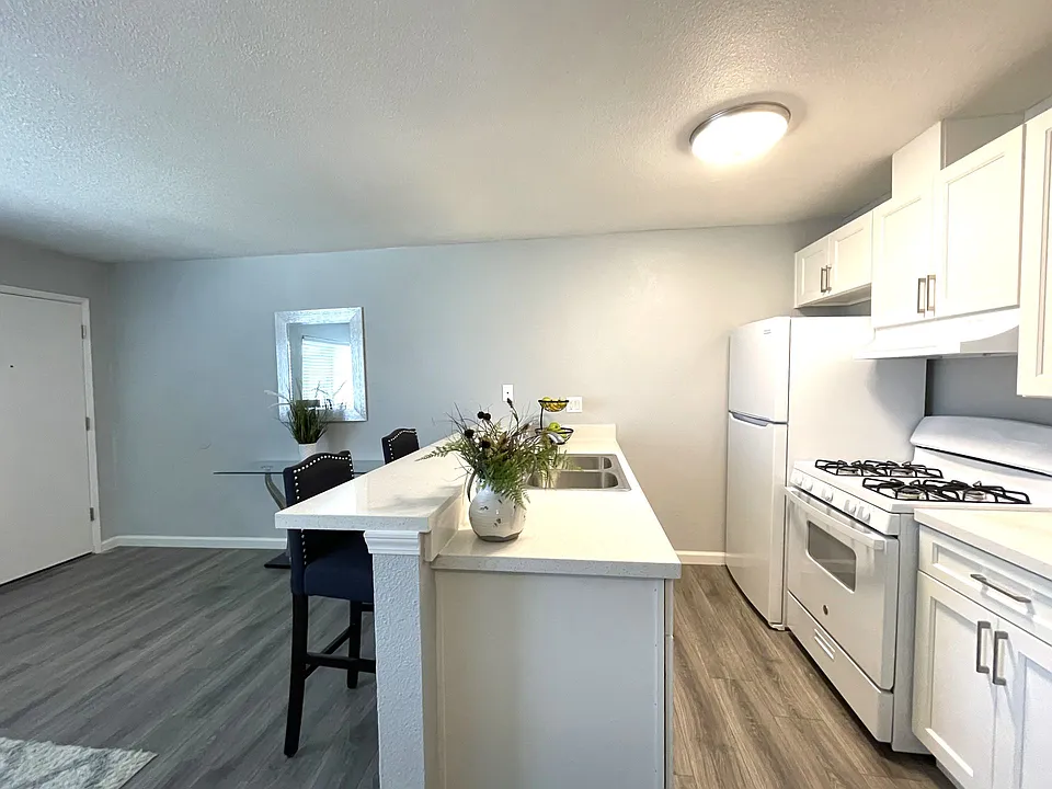 La Madera Apartments at 935 W. Swain Road