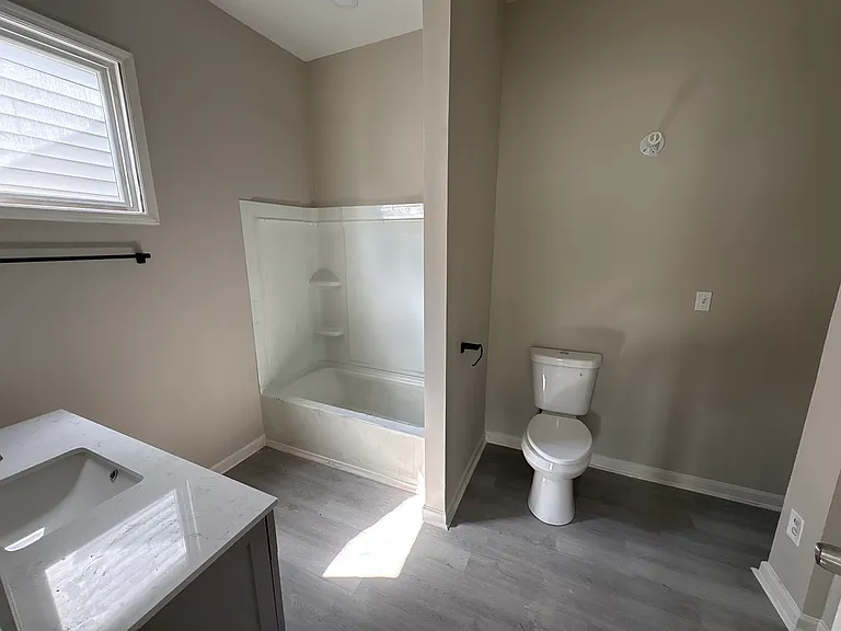2649 Rowan St — Photo 13