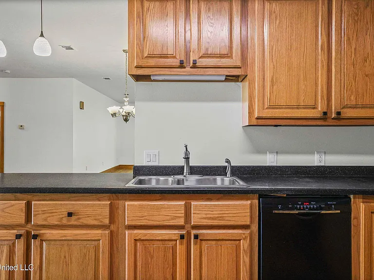 15301 Parker Rd — Photo 14