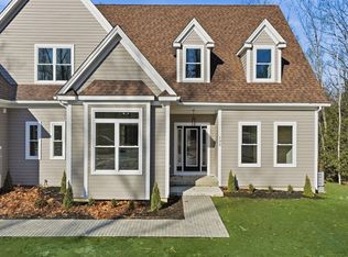 130 Lindenridge Rd, Amherst, MA 01002