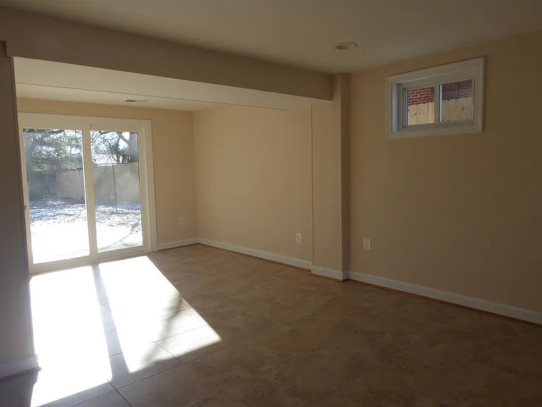 14209 Chesterfield Dr — Photo 16
