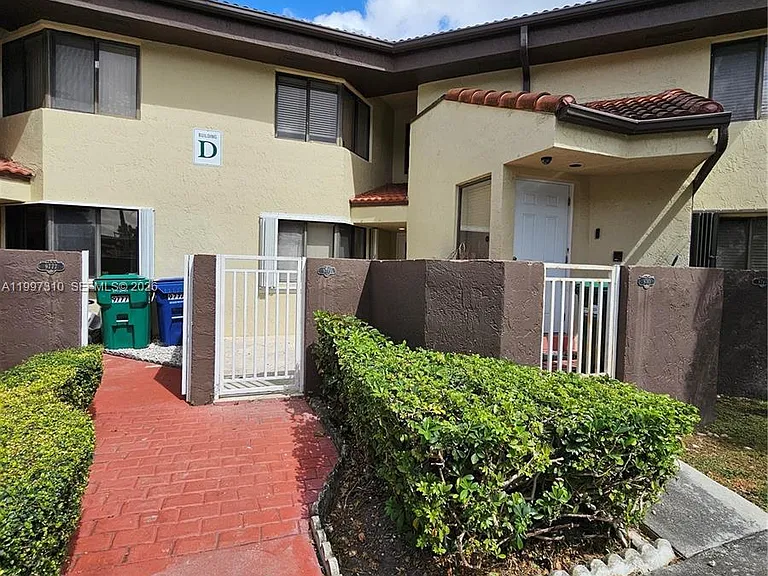 9781 SW 138th Ave #DB1R — Photo 2