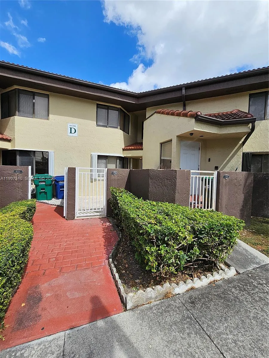 Building Photo - 9781 SW 138th Ave #DB1R