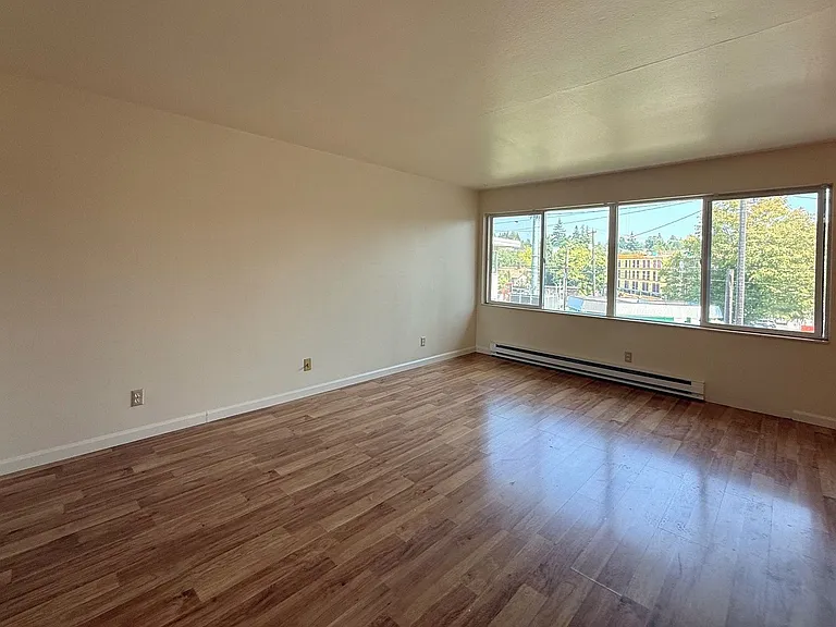 3837 Woodland Park Ave N #3831 — Photo 3