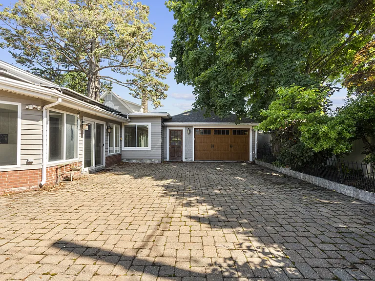 25 Crescent Bluff Ave — Photo 30