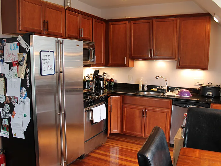 73 Perthshire Rd #B — Photo 8