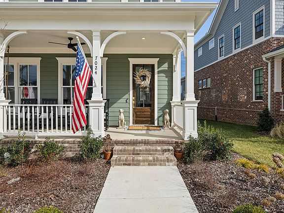 3rd image of 7024 Congress Dr