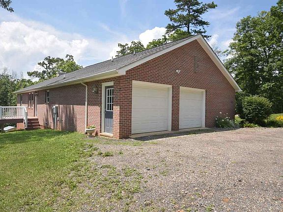 2nd image of 470 Mountain Laurel Dr