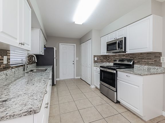 5th image of 240 Balboa Dr