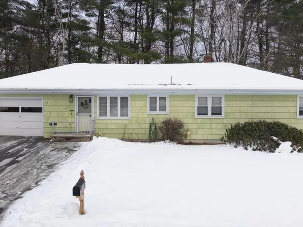 29 Mcarthur Avenue, Lewiston, ME 04240