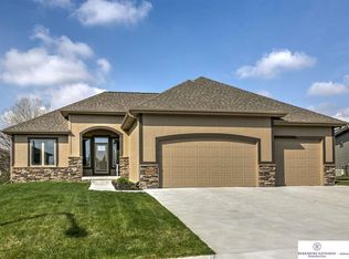 6906 S 197th St, Gretna, NE 68028