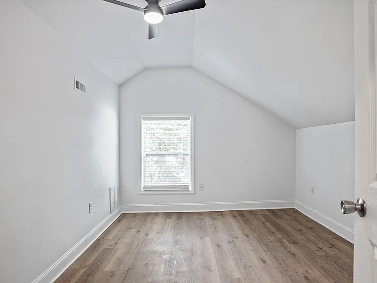 605 Hatcher Ln — Photo 16