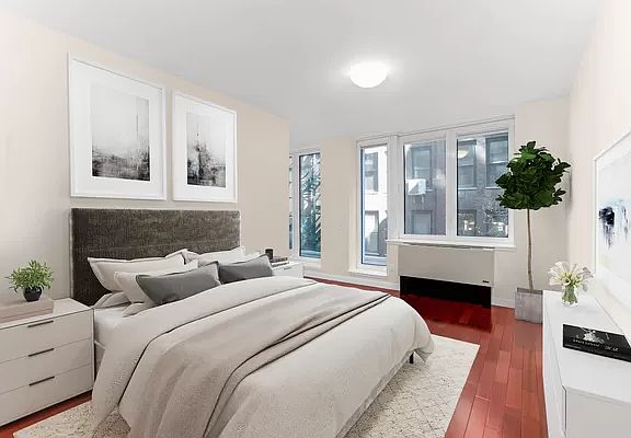 3rd image of 125 W 21st St APT 3A