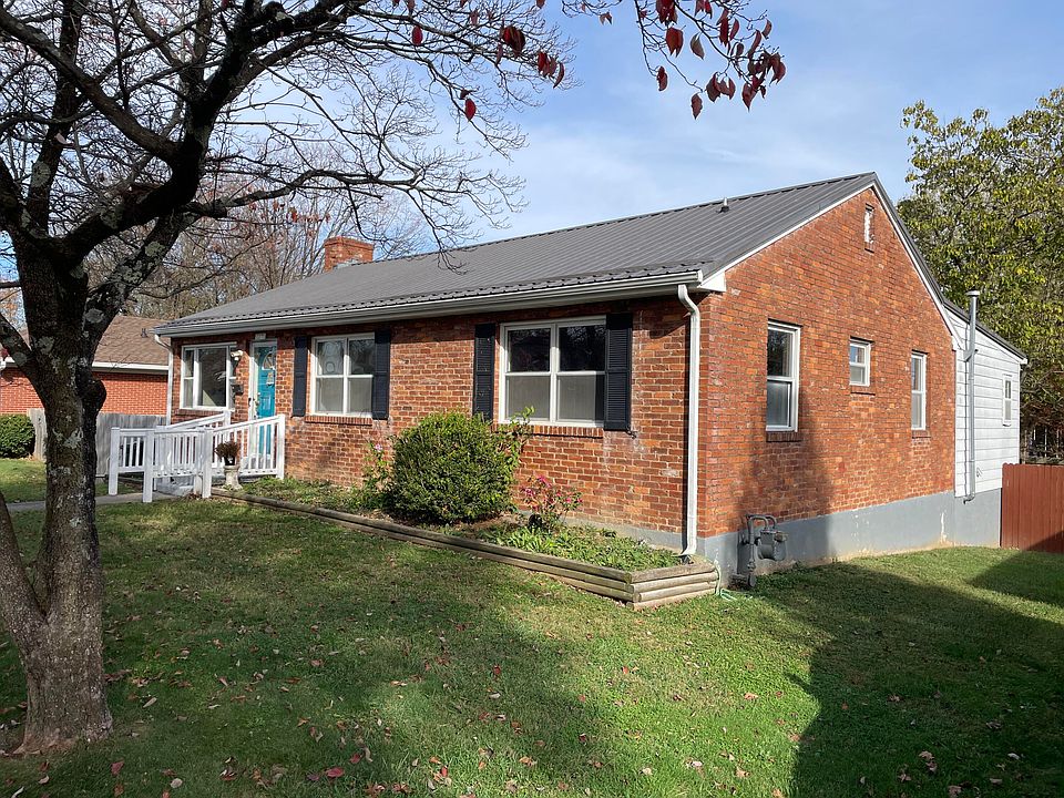 1st image of 227 Pinewood Ave