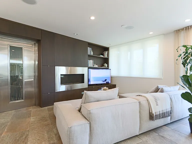 6173 Nelson Ave — Photo 15