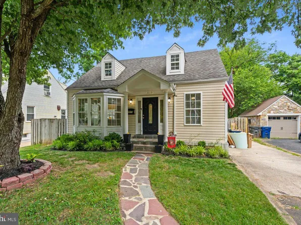 2819 Summerfield Rd, Falls Church, VA 22042