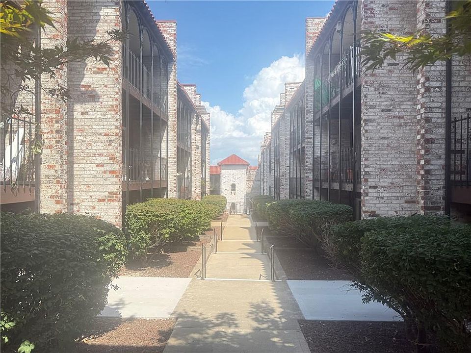 2nd image of 5013 Walnut St APT C