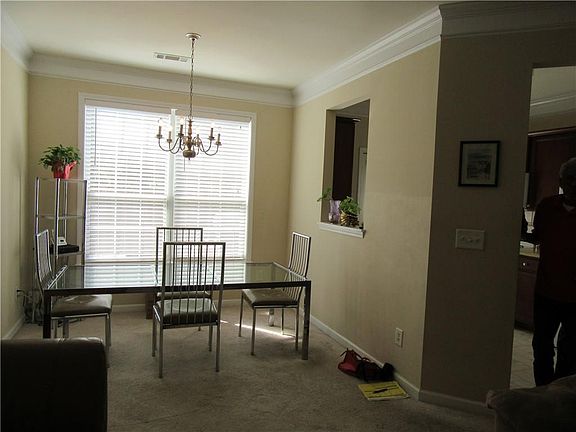5th image of 926 Abbey Park Way