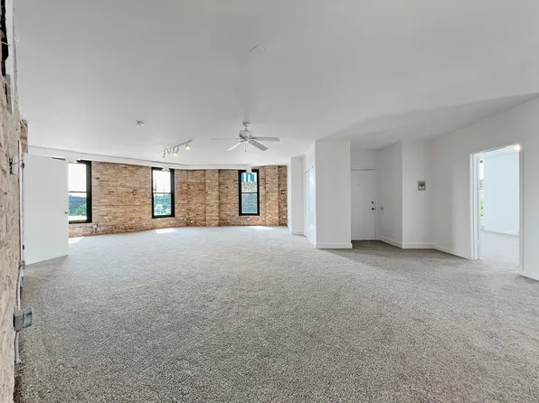 1537 W Division St #3, Chicago, IL 60642