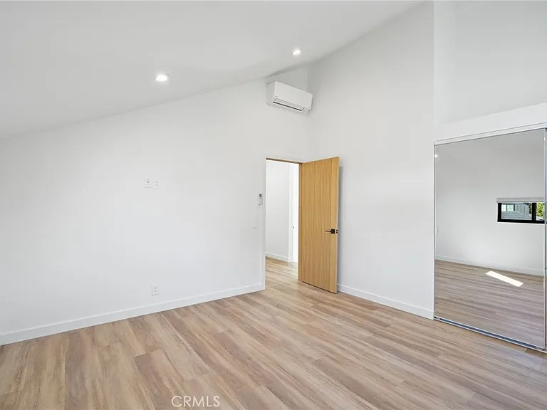 6108 Sadring Ave — Photo 52