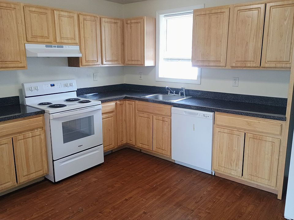 1st image of 207 High St Floor 3