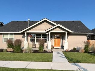 1943 NE 5th St, Redmond, OR 97756