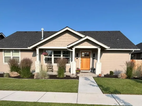 1943 NE 5th St, Redmond, OR 97756