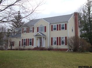 5 Wembly Ct, Delmar, NY 12054