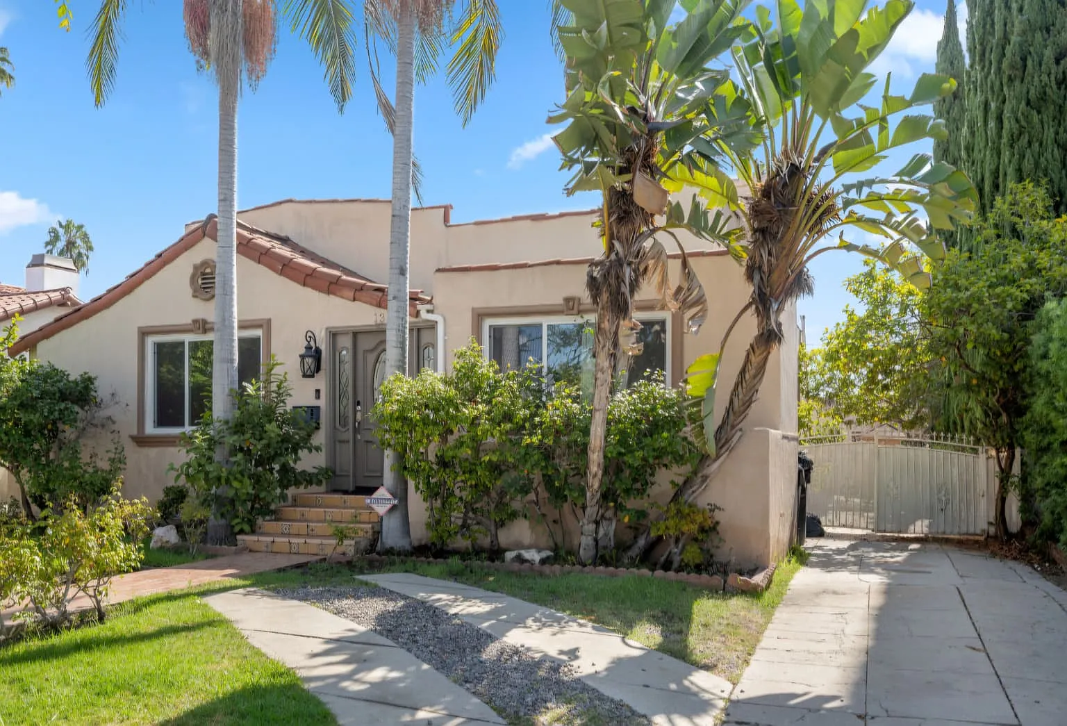 N Hamel Dr, Beverly Hills — Photo 3