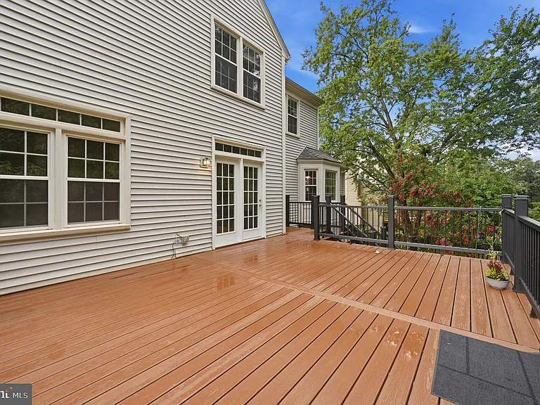 10212 Winged Elm Cir — Photo 24