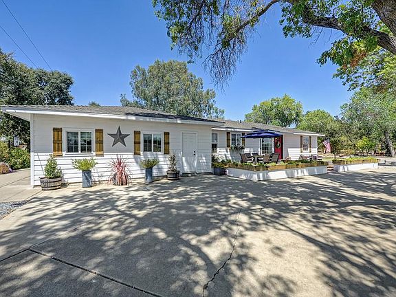 2nd image of 425 Fruitvale Rd