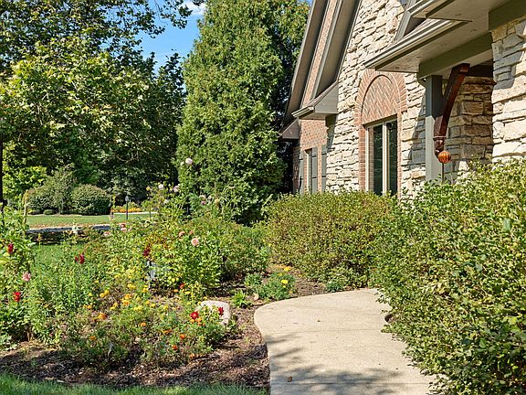 4th image of 1535 Echo Valley Dr