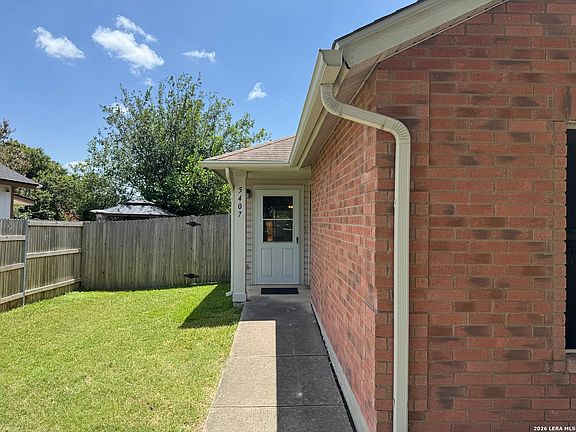 3rd image of 5407 CHAMPIONS HILL DR