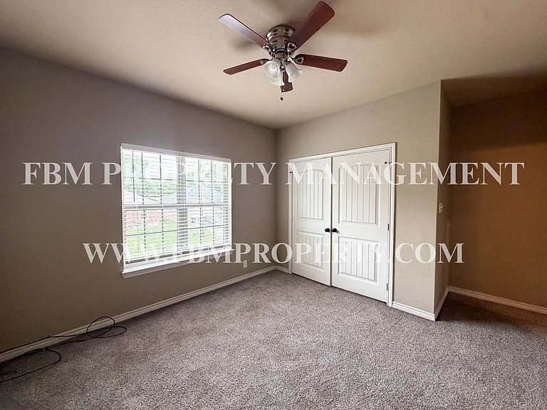 472 Pecan Hollow St — Photo 11