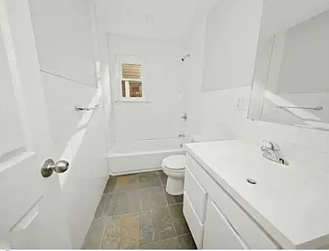 437 Elm St #1L — Photo 10